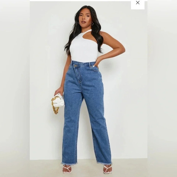 NWT Boohoo Plus Asymmetric Waistband Straight Leg Jeans Size 14 - Picture 2 of 14